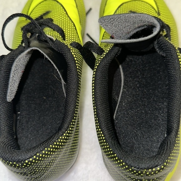 Nike Bravata Neon Yellow/Black Soccer Cleats Youth 4, 4.5 Preowned - Picture 11 of 12